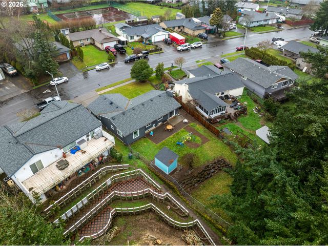 1318 Se BEAVER CREEK Ln, Troutdale, OR 97060