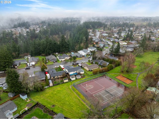 1318 Se BEAVER CREEK Ln, Troutdale, OR 97060