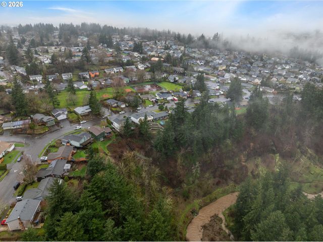 1318 Se BEAVER CREEK Ln, Troutdale, OR 97060