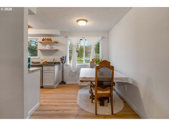 1318 Se BEAVER CREEK Ln, Troutdale, OR 97060