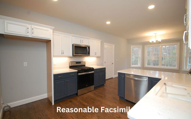 98 Lantern Drive, Sandown, NH 03873