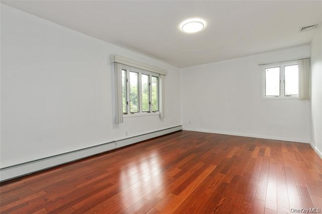 43 ELM Street, Great Neck, NY 11021