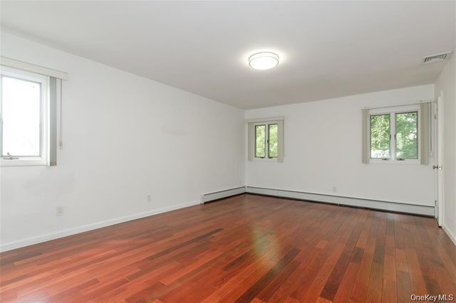 43 ELM Street, Great Neck, NY 11021