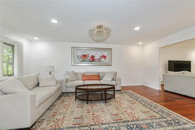 43 ELM Street, Great Neck, NY 11021