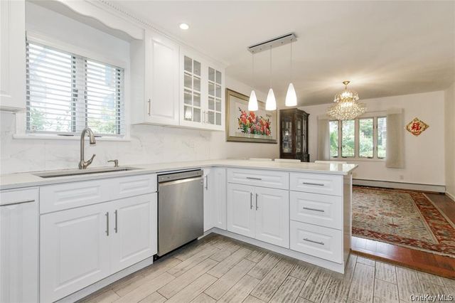 43 ELM Street, Great Neck, NY 11021