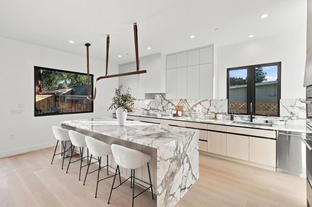 548 6th Avenue, Menlo Park, CA 94025