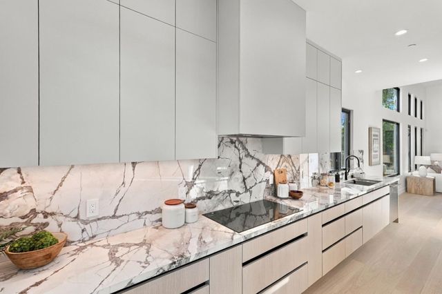 548 6th Avenue, Menlo Park, CA 94025
