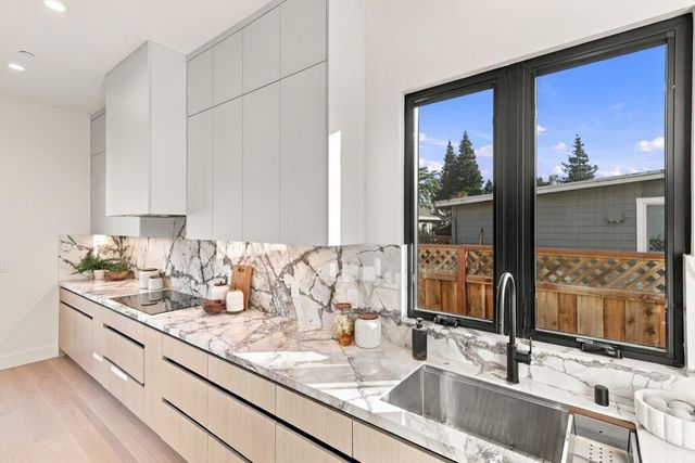 548 6th Avenue, Menlo Park, CA 94025
