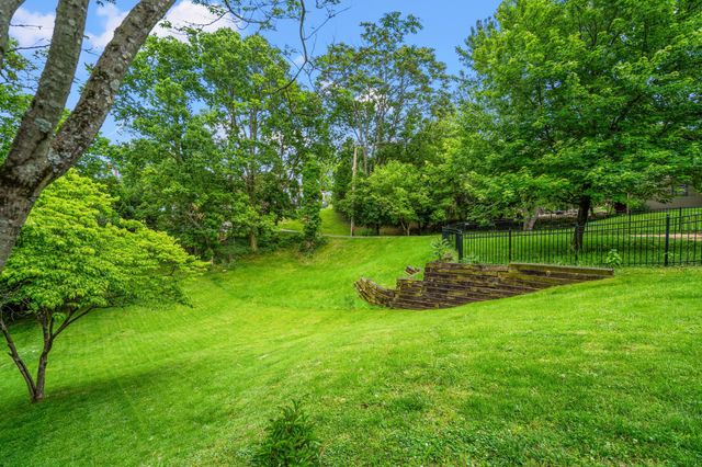 44 Woodland Place, Fort Thomas, KY 41075
