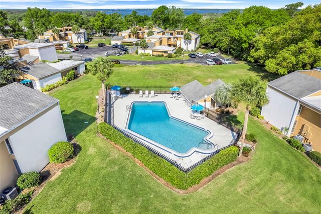 1051 S HIGHLAND STREET 4B, Mount Dora, FL 32757