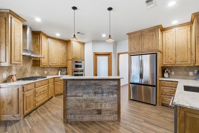 160 Falcon Drive, Weatherford, TX 76088