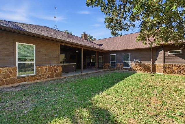 160 Falcon Drive, Weatherford, TX 76088