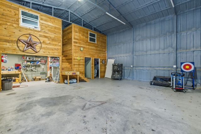 160 Falcon Drive, Weatherford, TX 76088