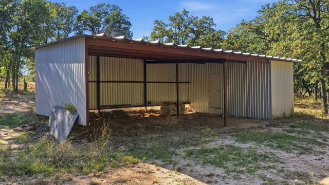 160 Falcon Drive, Weatherford, TX 76088