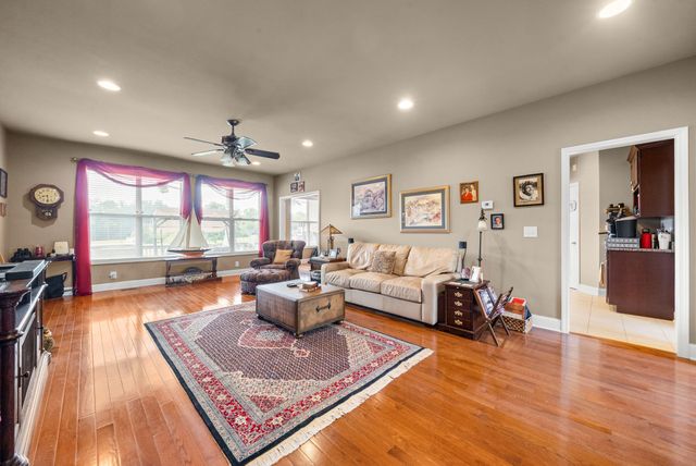 4940 Marion Rd, Cunningham, TN 37052