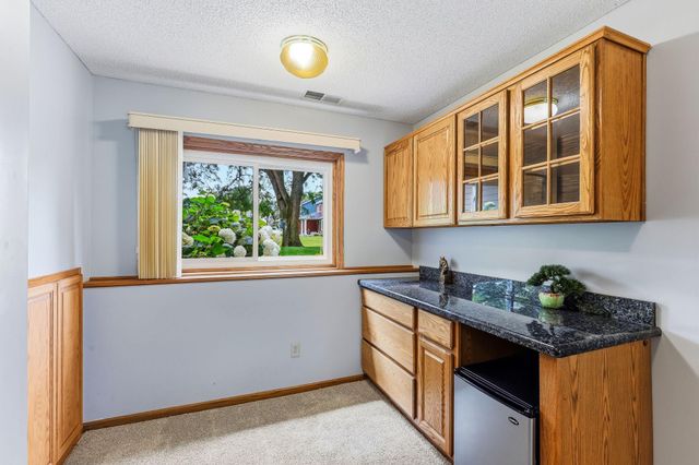 1447 Cutters Lane, Eagan, MN 55122