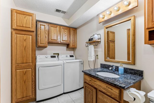 1447 Cutters Lane, Eagan, MN 55122