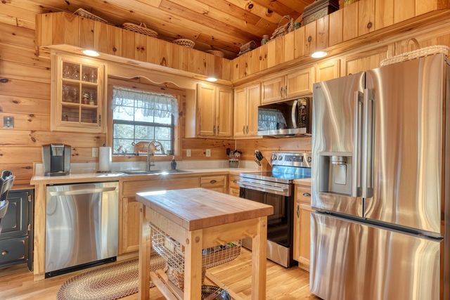 194 Dockery Ridge Road, Young Harris, GA 30582