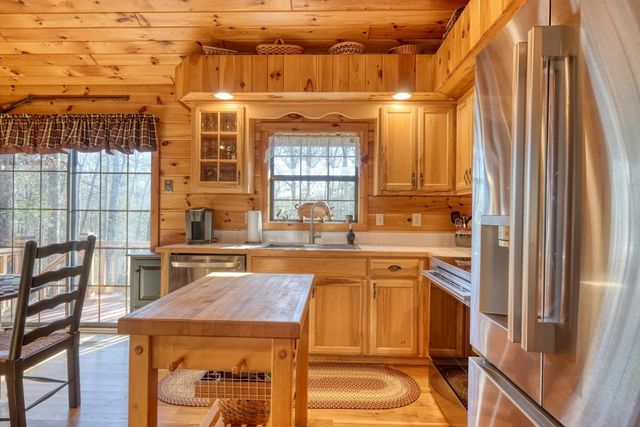 194 Dockery Ridge Road, Young Harris, GA 30582