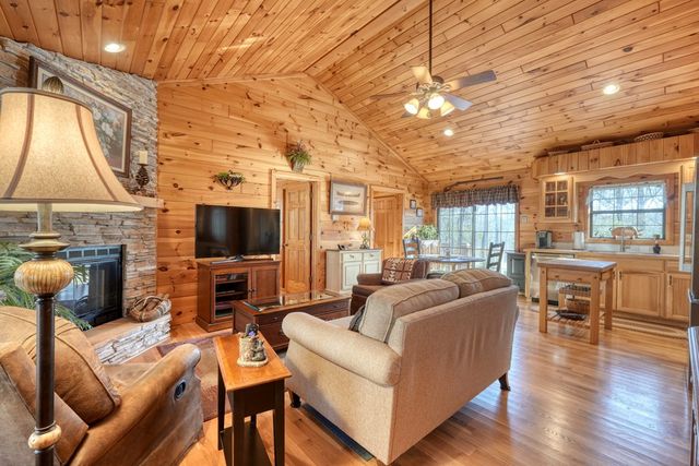 194 Dockery Ridge Road, Young Harris, GA 30582