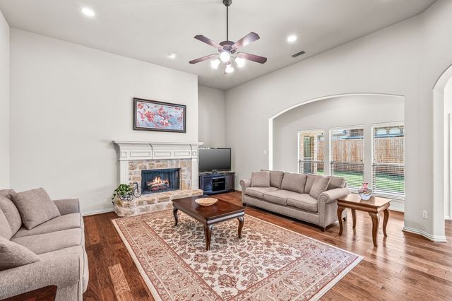 816 Owl Creek Drive, Murphy, TX 75094