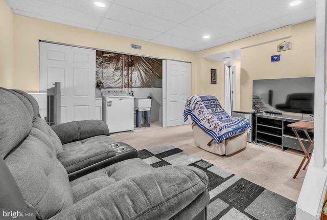 22 CLEARLAKE CT, Baltimore, MD 21234