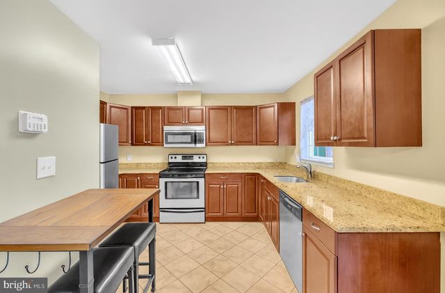 22 CLEARLAKE CT, Baltimore, MD 21234