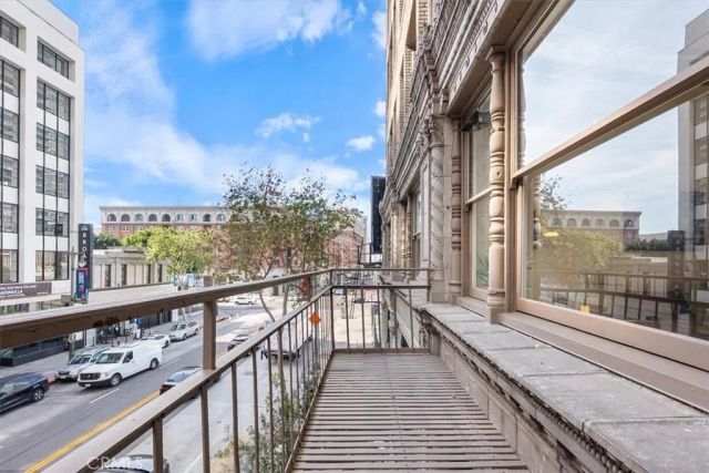 939 S Broadway 203, Los Angeles, CA 90015