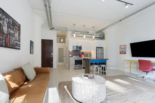 939 S Broadway 203, Los Angeles, CA 90015