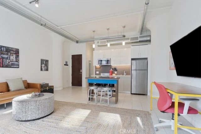 939 S Broadway 203, Los Angeles, CA 90015