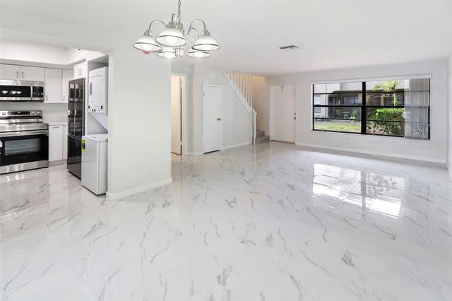 2590 Coral Springs Dr 90, Coral Springs, FL 33065