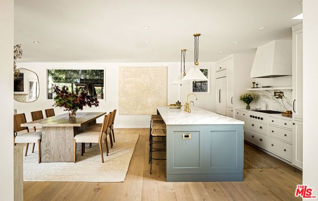 327 E Rustic Road, Santa Monica, CA 90402