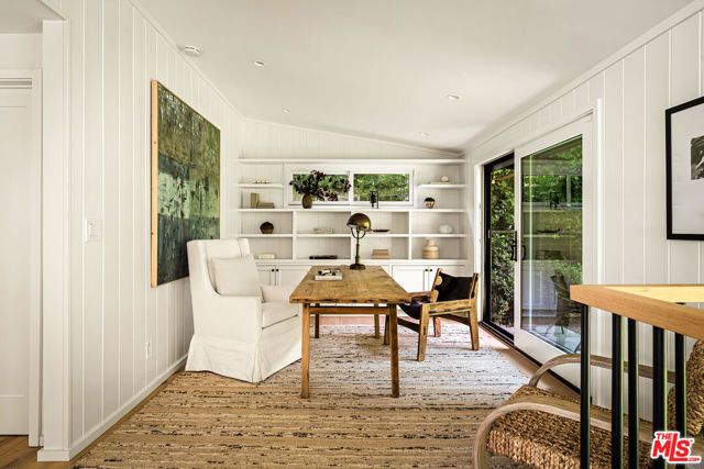 327 E Rustic Road, Santa Monica, CA 90402