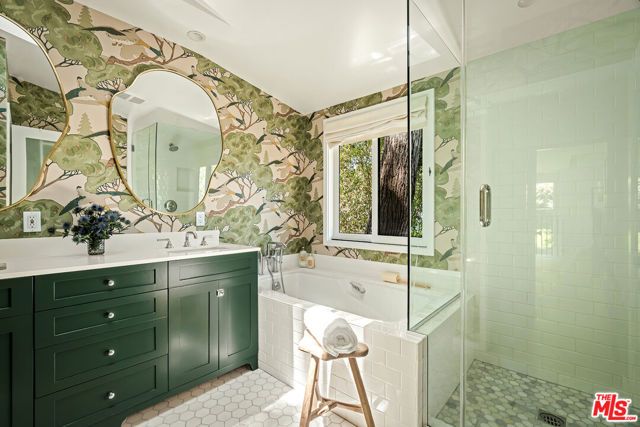 327 E Rustic Road, Santa Monica, CA 90402