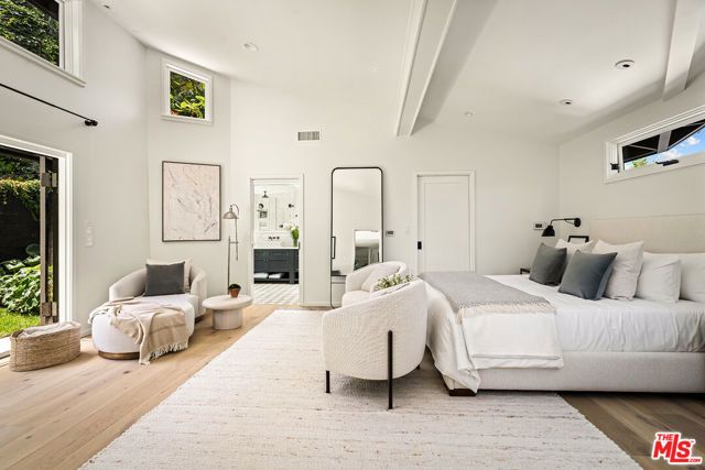 327 E Rustic Road, Santa Monica, CA 90402