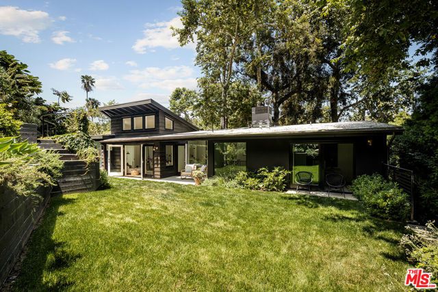 327 E Rustic Road, Santa Monica, CA 90402