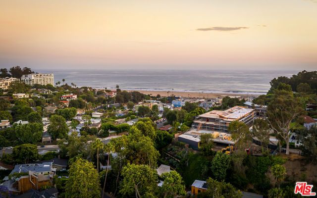 327 E Rustic Road, Santa Monica, CA 90402