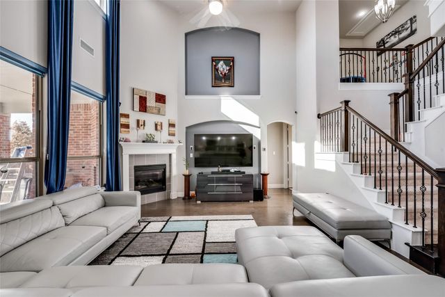 7207 Arches Avenue, Irving, TX 75063