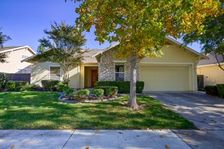 2726 Heritage Park Ln, Sacramento, CA 95835