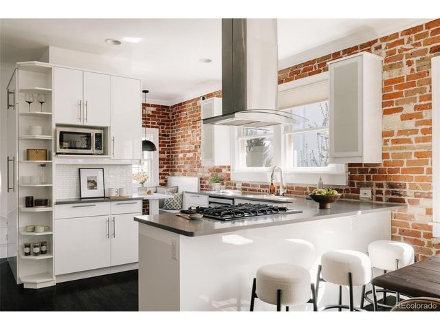 2218 Cherry St, Denver, CO 80207