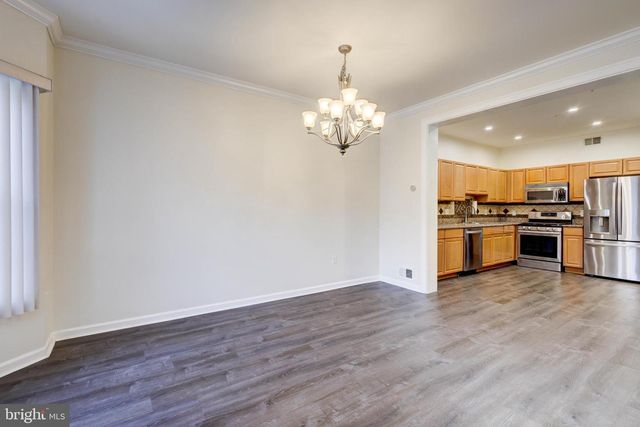 100 FOREST DR, Piscataway, NJ 08854