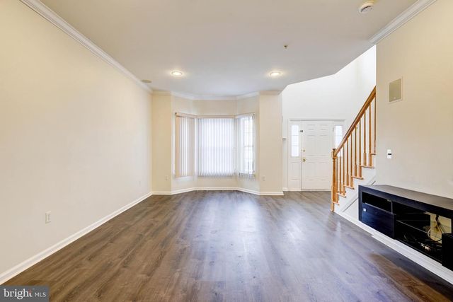 100 FOREST DR, Piscataway, NJ 08854