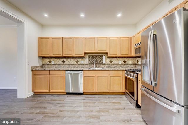 100 FOREST DR, Piscataway, NJ 08854