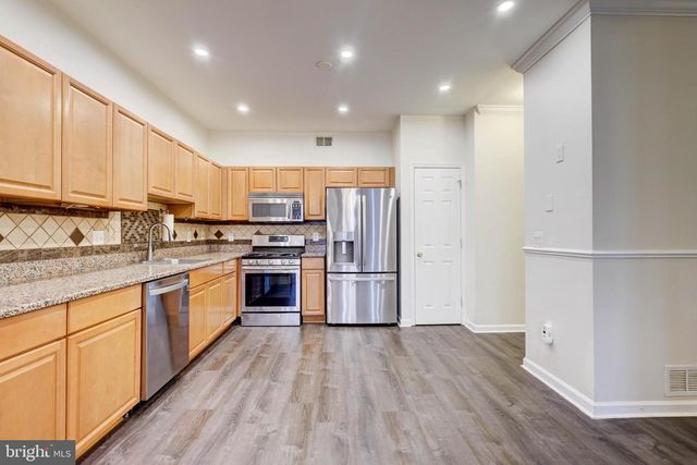 100 FOREST DR, Piscataway, NJ 08854