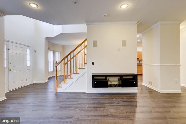 100 FOREST DR, Piscataway, NJ 08854