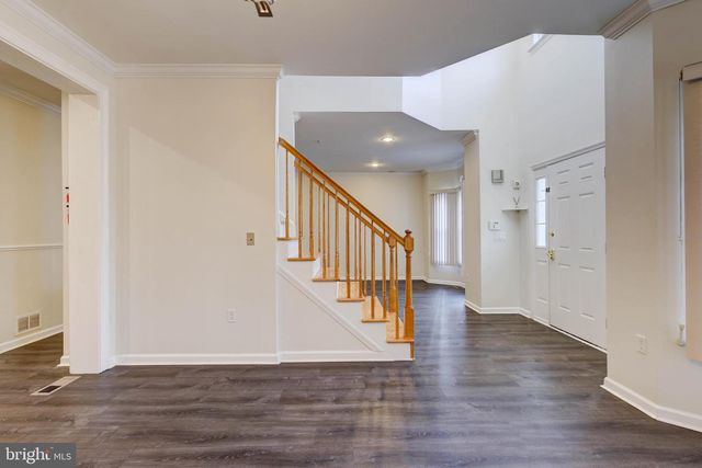 100 FOREST DR, Piscataway, NJ 08854