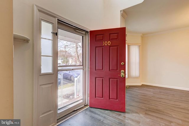 100 FOREST DR, Piscataway, NJ 08854