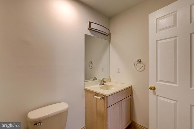 100 FOREST DR, Piscataway, NJ 08854