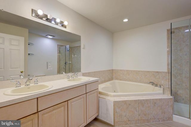 100 FOREST DR, Piscataway, NJ 08854