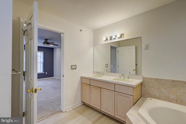 100 FOREST DR, Piscataway, NJ 08854